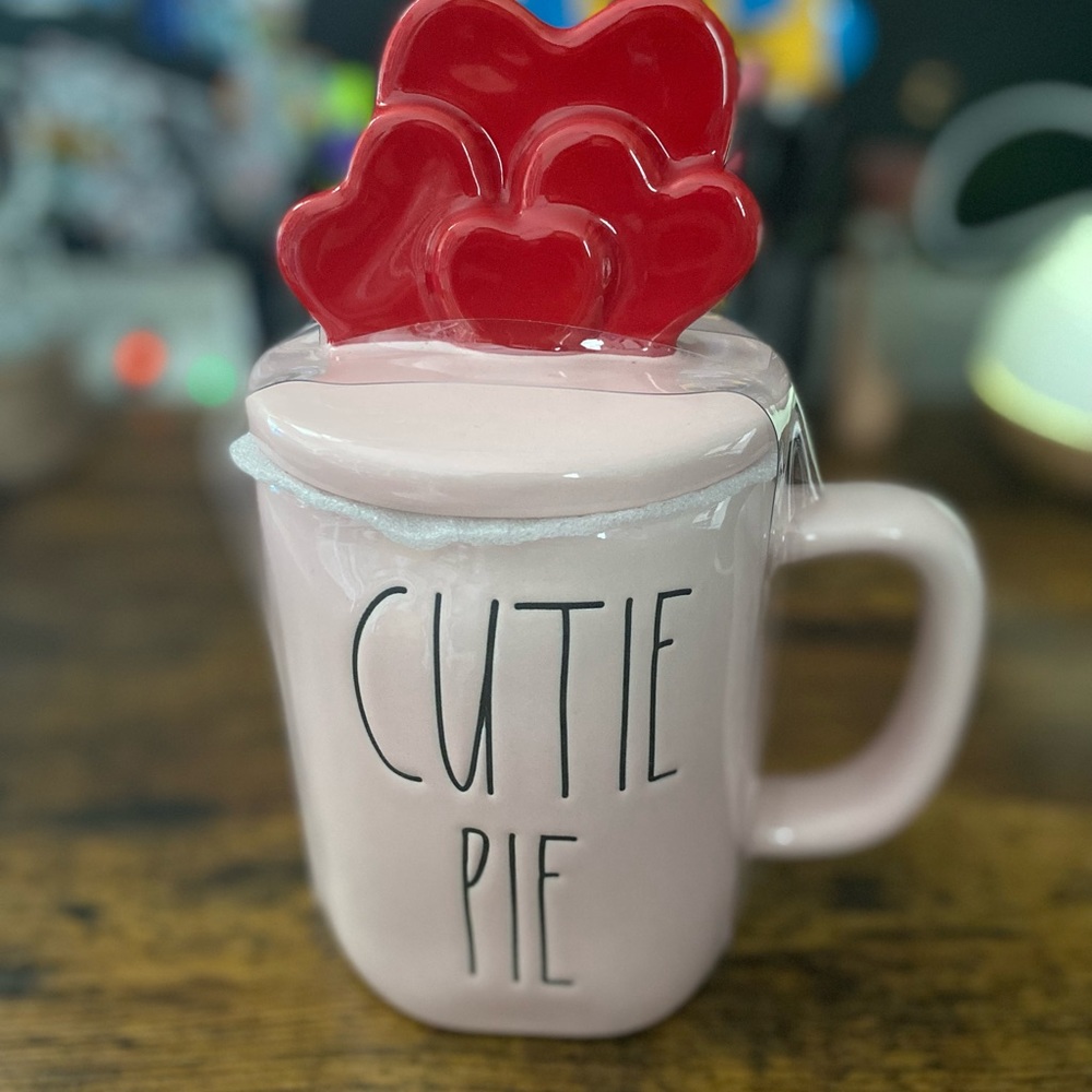 Rae Dunn Cutie Pie Mug with Top